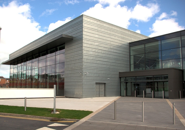 PROJECT: BELFAST MET COLLEGE, SPRINGVALE, BELFAST. ARCHITECT: OSTICK & WILLIAMS MATERIAL: ZINTEK PRE-WEATHERED ZINC SYSTEM: HORIZONTAL TRADITIONAL STANDING SEAM