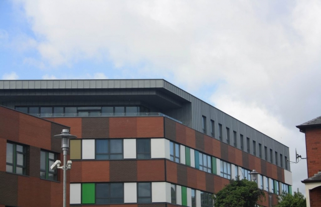 PROJECT: BEECH HALL WELLBEING & TREATMENT CENTRE, BELFAST. ARCHITECT. TODD ARCHITECTS, BELFAST MATERIAL. RHEINZINK BLUE GREY SYSTEM. TRADITIONAL STANDING SEAM