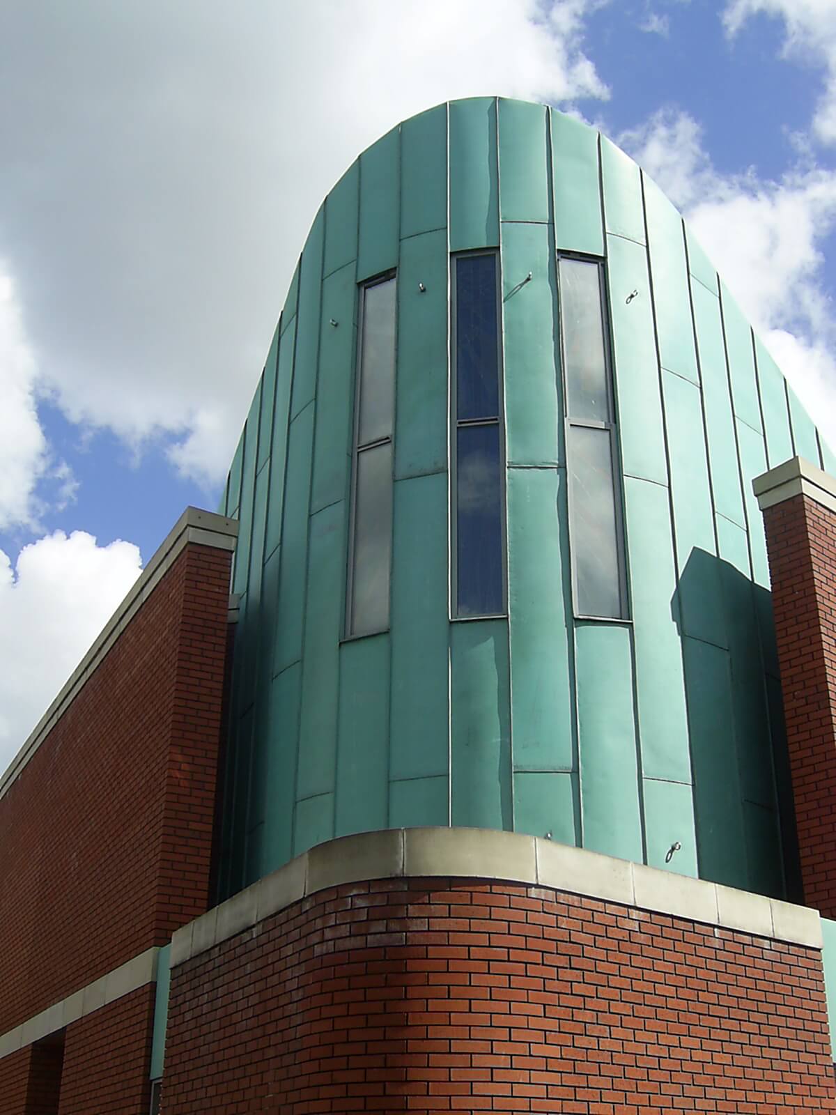 PROJECT: IRON HALL CHURCH, BELFAST. ARCHITECT: HALL BLACK DOUGLAS ARCHITECTS MATERIAL. KME TECU PATINA COPPER SYSTEM: TRADITIONAL STANDING SEAM