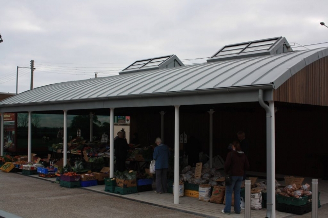 PROJECT: LARNE MARKET YARD ARCHITECT: KENNEDY FITZGERALD ARCHITECTS MATERIAL: RHEINZINK BLUE GREY SYSTEM: TRADITIONAL STANDING SEAM